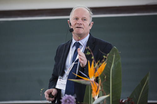 R. J. Dwayne Miller (University of Toronto und MPI fr Struktur und Dynamik der Materie, Hamburg) schaut gerne Reaktionen zu.